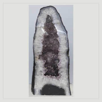 Capilla Amatista de 17,12 Kg. aprox. 20 x 44 x 23 cm. aprox