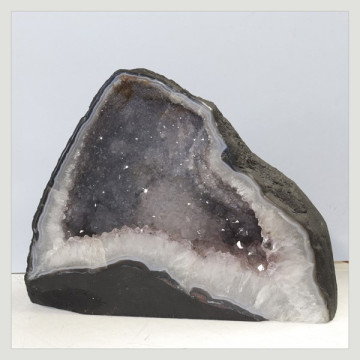 Amethyst Chapel 15.62 Kg. approx. 35 x 26.5 x 20 cm. approx