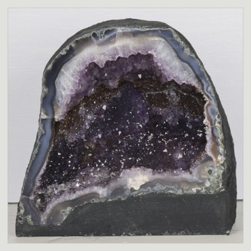 Amethyst Chapel 7.75 Kg. approx. 22.5 x 21.5 x 15 cm. approx