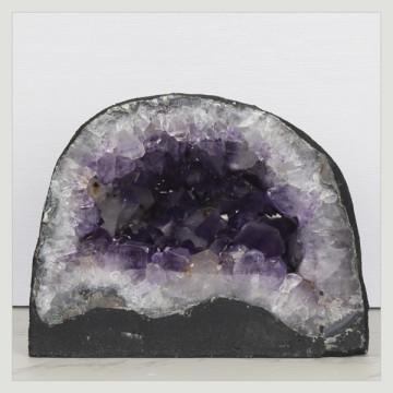 Amethyst Chapel 4.1 Kg. approx. 20 x 15.5 x 11 cm. approx