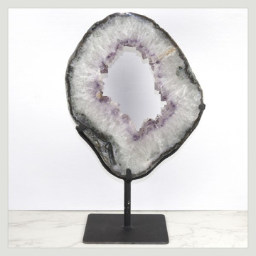 Amatista Argolla Metal de 4,895 kg. aprox. 26,5 x 42 x 16 cm. aprox