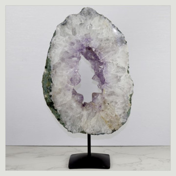 Amatista Argolla Metal de 5,825 kg. aprox. 23 x 38 x 10 cm. aprox