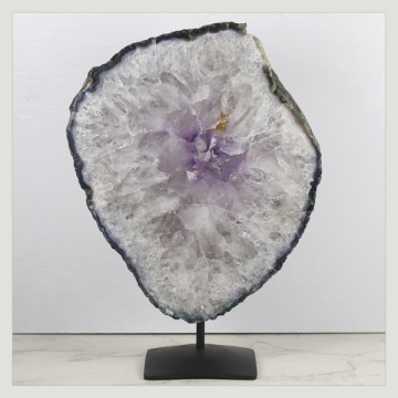 Amatista Peana Metal de 5,06 kg. aprox. 23,5 x 32,5 x 10 cm. aprox