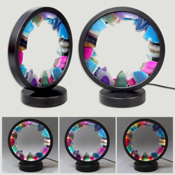 Luminária esférica. Minerais em bruto/placas de ágata. LED USB. 18x20cm