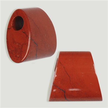 Pendente Triângulo. Jaspe vermelho. 22x21 mm