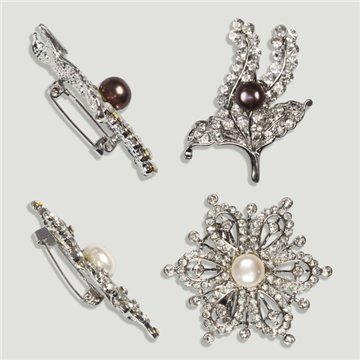 Broche. Perla con circonitas