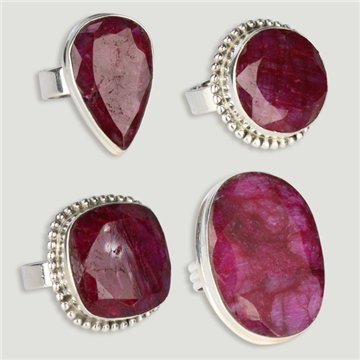 Anillo Plata ajustable . Corindon rojo. Partir 5gr. (PRECIO POR GRAMO)