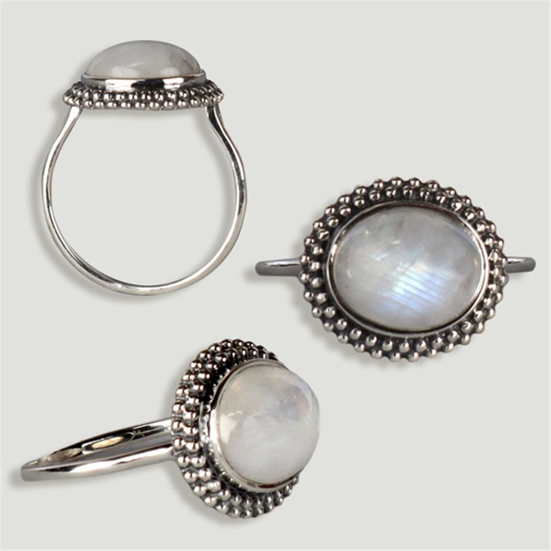 Silver cabochon ring. Moonstone. Silver cabochon ring. Moonstone.