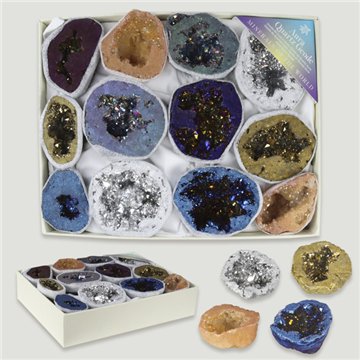 Mineral Box. Mixed Aura Geode Quartz. 17x13x4cm