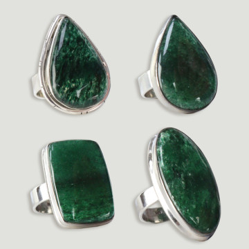 Anel de prata ajustável. Aventurina verde. A partir de 10,5gr. (PREÇO POR RELVA)