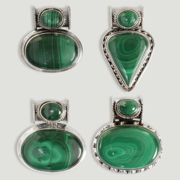 Pendente de Prata. Cabochão duplo de malaquite. A partir de 25,2 gr. (PREÇO POR RELVA)