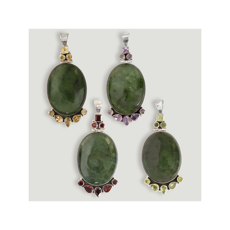 Pendente de Prata. Jade nefrite com pedras preciosas. A partir de 25,3 gr. (PREÇO POR RELVA) Pendente de Prata. Jade nefrite com pedras preciosas. A partir de 25,3 gr. (PREÇO POR RELVA)