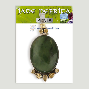 Pendentif en argent. Jade néphrite avec pierres précieuses. À partir de 25,3 gr. (PRIX PAR GRAMME)