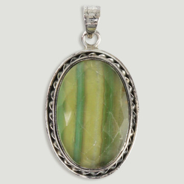 Pendentif en argent. Fluorine. À partir de 21,50 gr. (PRIX PAR GRAMME)