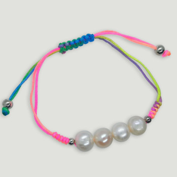 PÉROLA. Pulseira ajustável em macramé