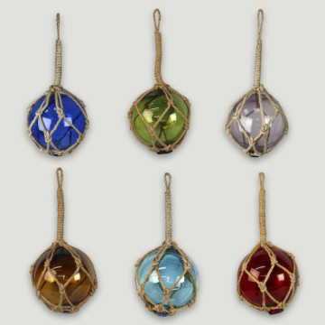 Boule de cristal avec corde. Couleurs assorties. 10cm