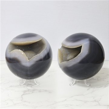 Amethyst Geode Ball. 2.36 kg
