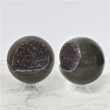 Amethyst Geode Ball. 1.27 kg