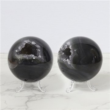 Amethyst Geode Ball. 0.605 kg