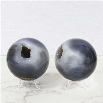 Amethyst Geode Ball. 0.835 kg