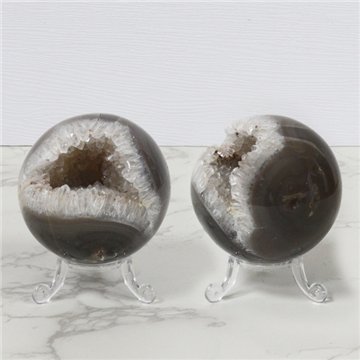 Amethyst Geode Ball. 0.345 kg