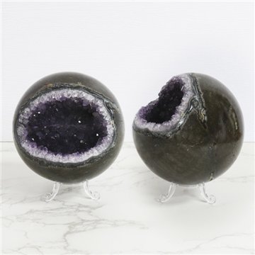 Amethyst Geode Ball. 1.32 kg