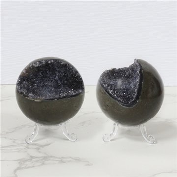 Amethyst Geode Ball. 0.38 kg
