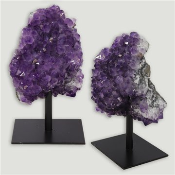 Améthyste druzy avec base en métal. 0,700-1 kg