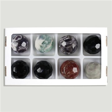 Bola facetada. Minerais sortidos. Aprox. 130 g