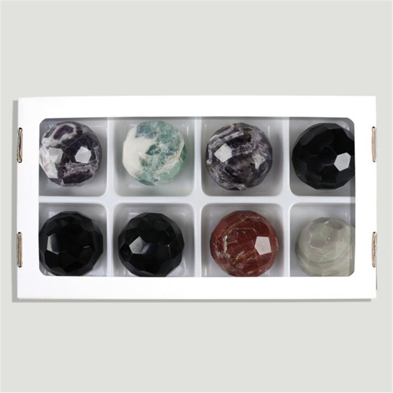 Bola facetada. Minerais sortidos. Aprox. 130 g Bola facetada. Minerais sortidos. Aprox. 130 g