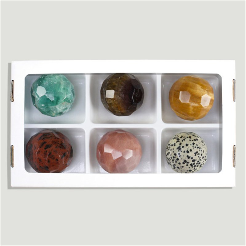 Bola facetada. Minerais sortidos. Aprox. 186 g Bola facetada. Minerais sortidos. Aprox. 186 g