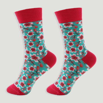 Crochet 80 – Paire de chaussettes. Motif fleurs de cerisier.