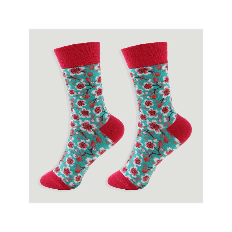 Crochet 80 – Paire de chaussettes. Motif fleurs de cerisier. Crochet 80 – Paire de chaussettes. Motif fleurs de cerisier.
