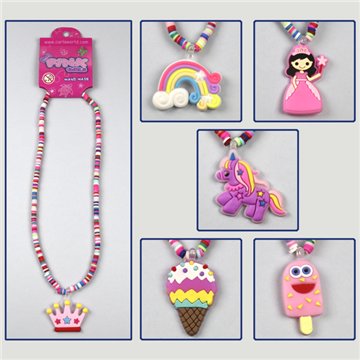 Ensemble collier/bracelet en plastique. Mignon. Styles assortis