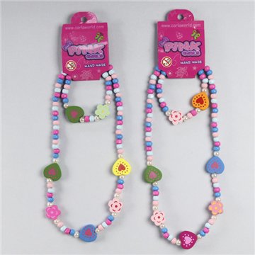 Ensemble collier/bracelet en bois. Cœur à pois. Styles assortis