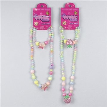 Ensemble collier/bracelet en plastique. Étoile de mer/Fraise. Styles assortis