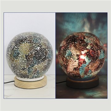 Mosaic lamp with wooden base. Ball. Green. 15x15x17cm