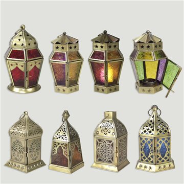 Metal lantern candle holders. Assorted styles and colors. 8-13x17 cm