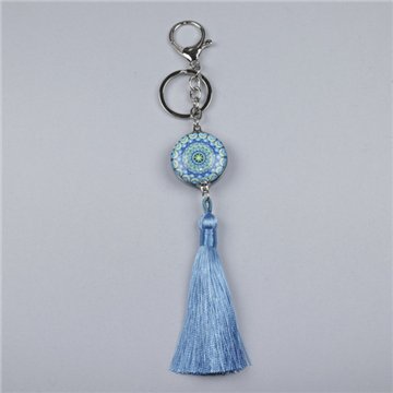 Llavero con pompón. Mandala azul cielo