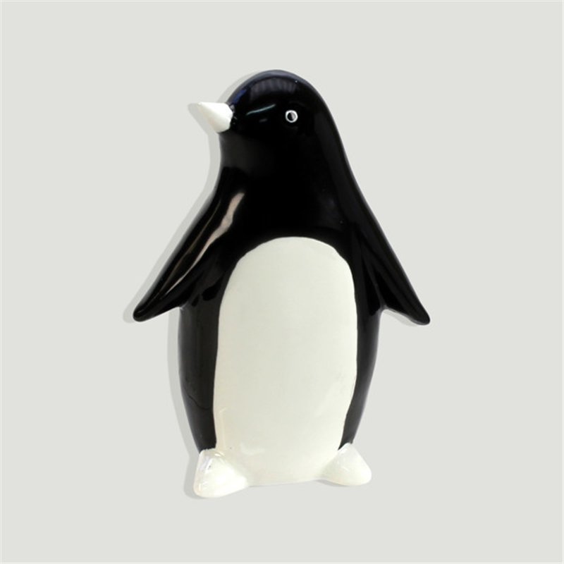 Estatueta em cerâmica. Pinguim. 11,5cm Estatueta em cerâmica. Pinguim. 11,5cm
