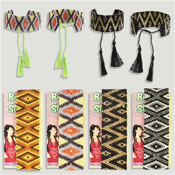 Pulseira boho com pompom. Diversos estilos e cores