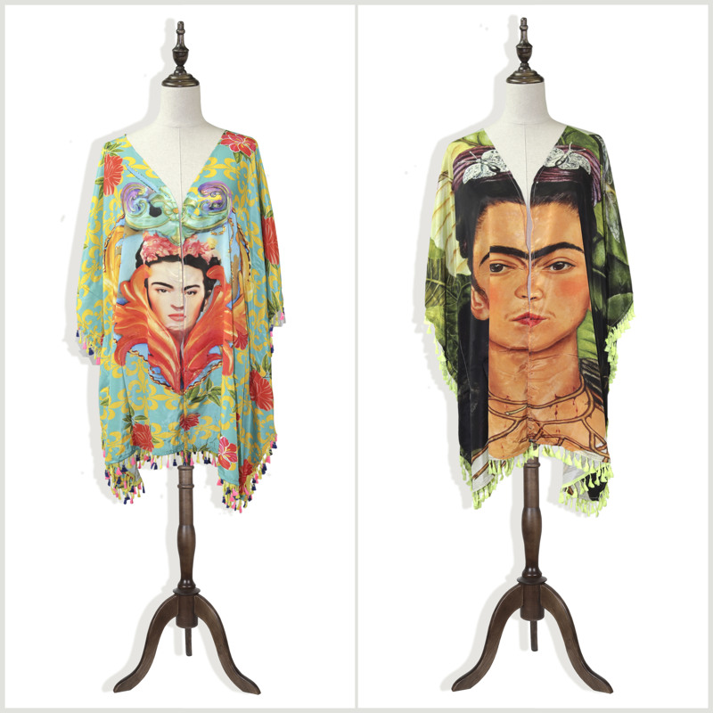 Poncho largo poliéster. Modelo Cara mujer. Talla única Poncho largo poliéster. Modelo Cara mujer. Talla única