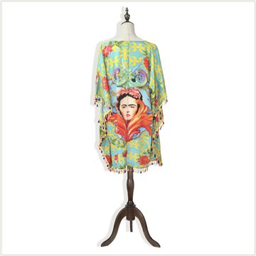 Poncho largo poliéster. Modelo Cara mujer. Talla única