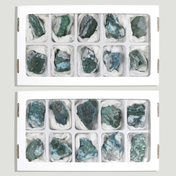 Malachite-Chrysocolla. Approx. 3-4.5 cm