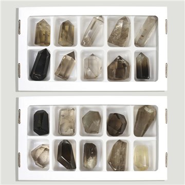 Ponta/formato de Quartzo Fumado Polido. Aprox. 50-70g