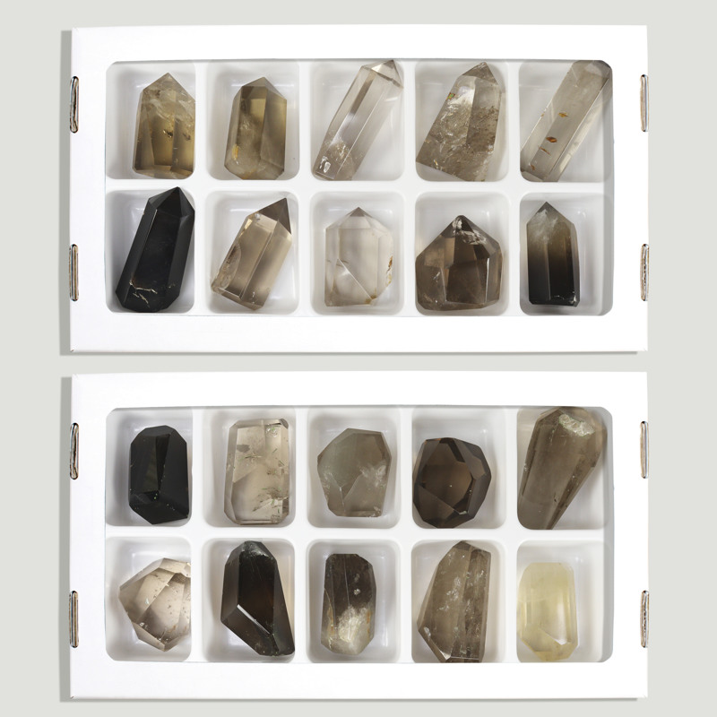 Ponta/formato de Quartzo Fumado Polido. Aprox. 50-70g Ponta/formato de Quartzo Fumado Polido. Aprox. 50-70g