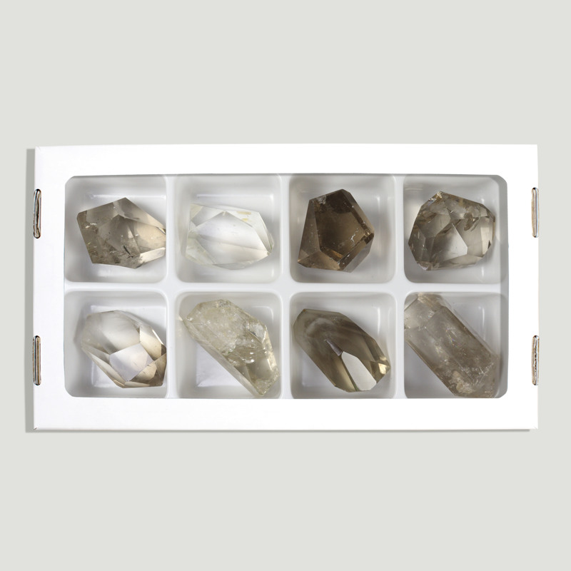 Ponta/formato de Quartzo Fumado Polido. Aprox. 70-100g Ponta/formato de Quartzo Fumado Polido. Aprox. 70-100g