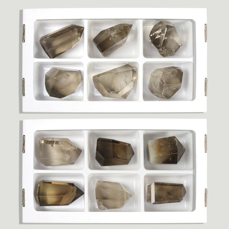 Ponta/formato de Quartzo Fumado Polido. Aprox. 100-130g Ponta/formato de Quartzo Fumado Polido. Aprox. 100-130g