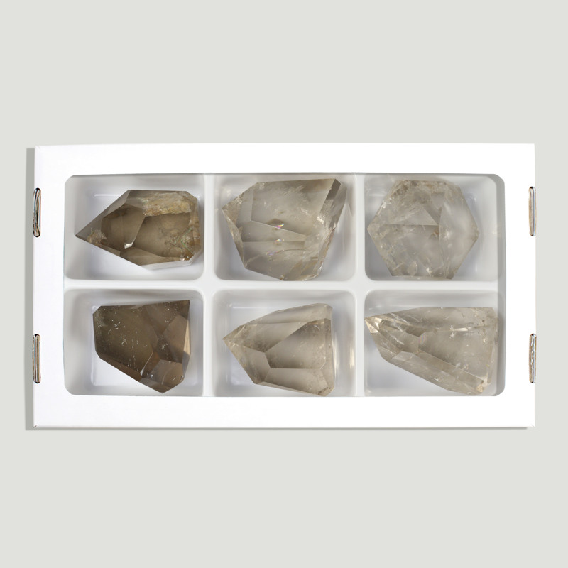 Ponta/formato de Quartzo Fumado Polido. Aprox. 160-190g Ponta/formato de Quartzo Fumado Polido. Aprox. 160-190g