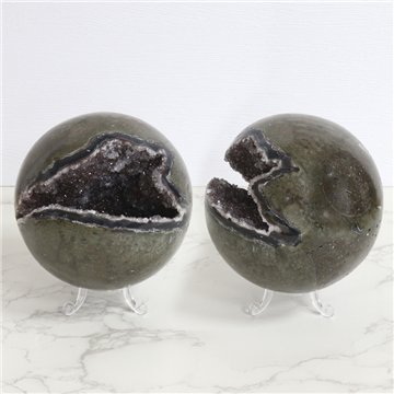 Amethyst Geode Ball. 1,55 kg